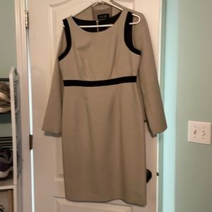 Evan Picone sleeveless dress and jacket, tan and black